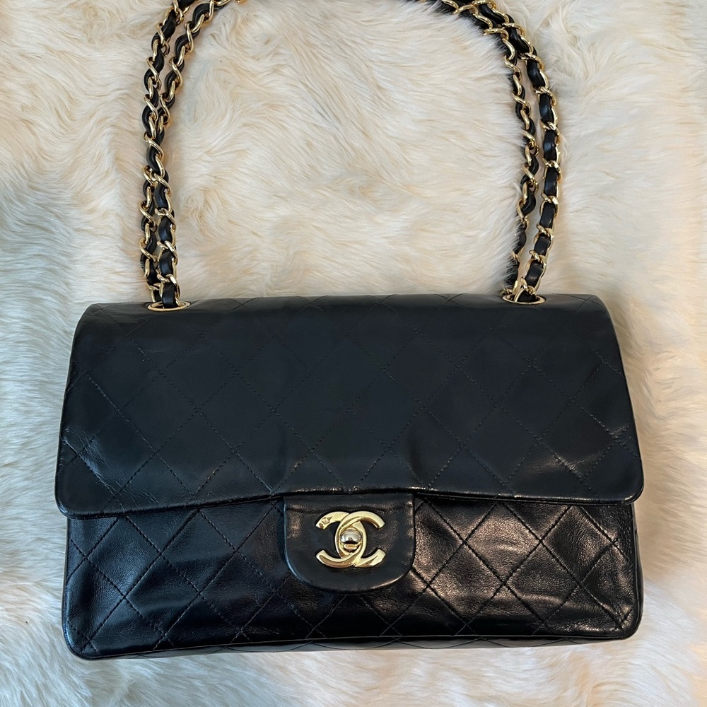 SOLD through ZELLE‼️ Chanel vintage medium classic double flap 26